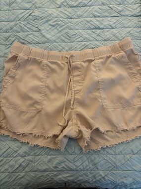 Bella Dahl Light Cream Drawstring Frayed Hem Shorts